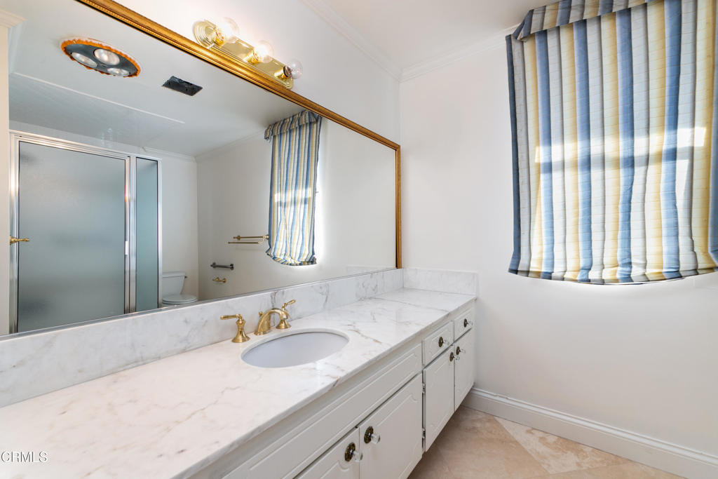 380 S Orange Grove Boulevard 12 Property Photo 25