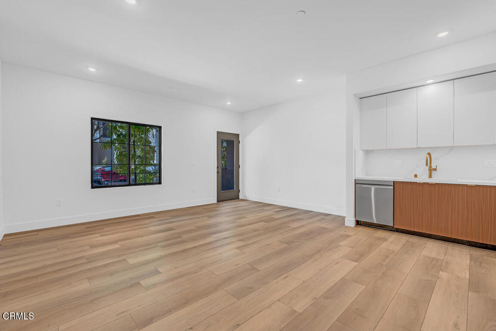 139 S Oak Knoll Avenue 101 Property Photo 1