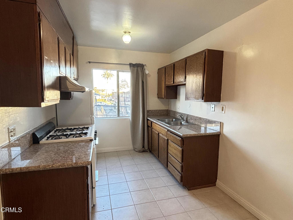 124 S Olive Avenue B Property Photo 4