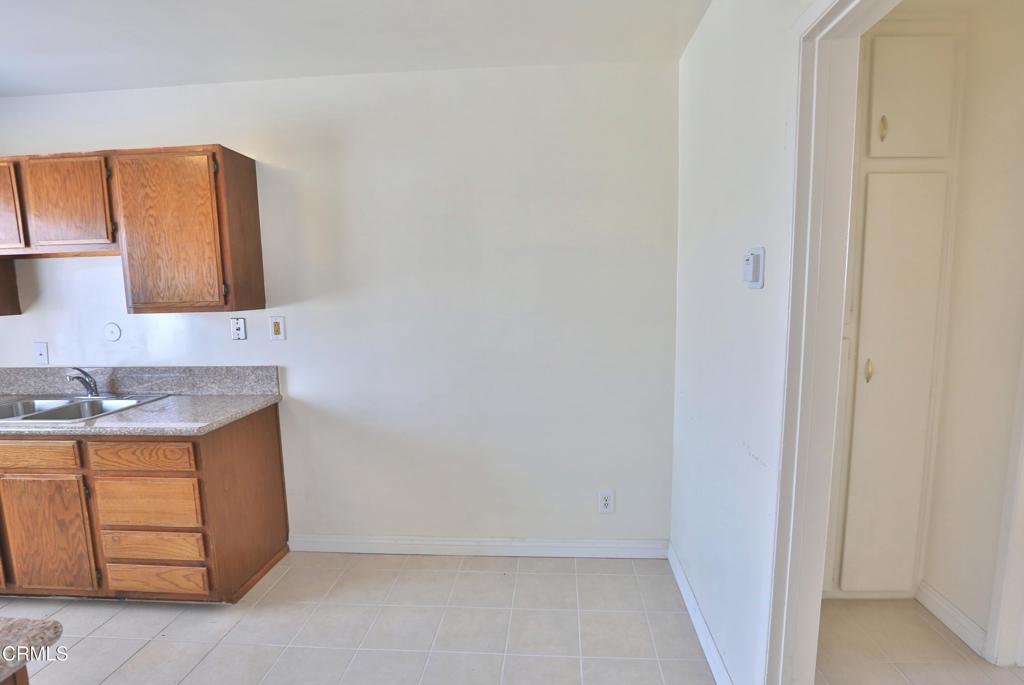 124 S Olive Avenue B Property Photo 6
