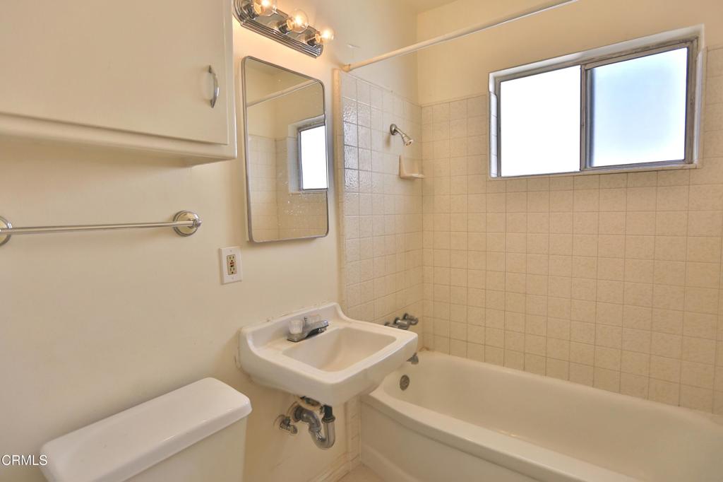 124 S Olive Avenue B Property Photo 9