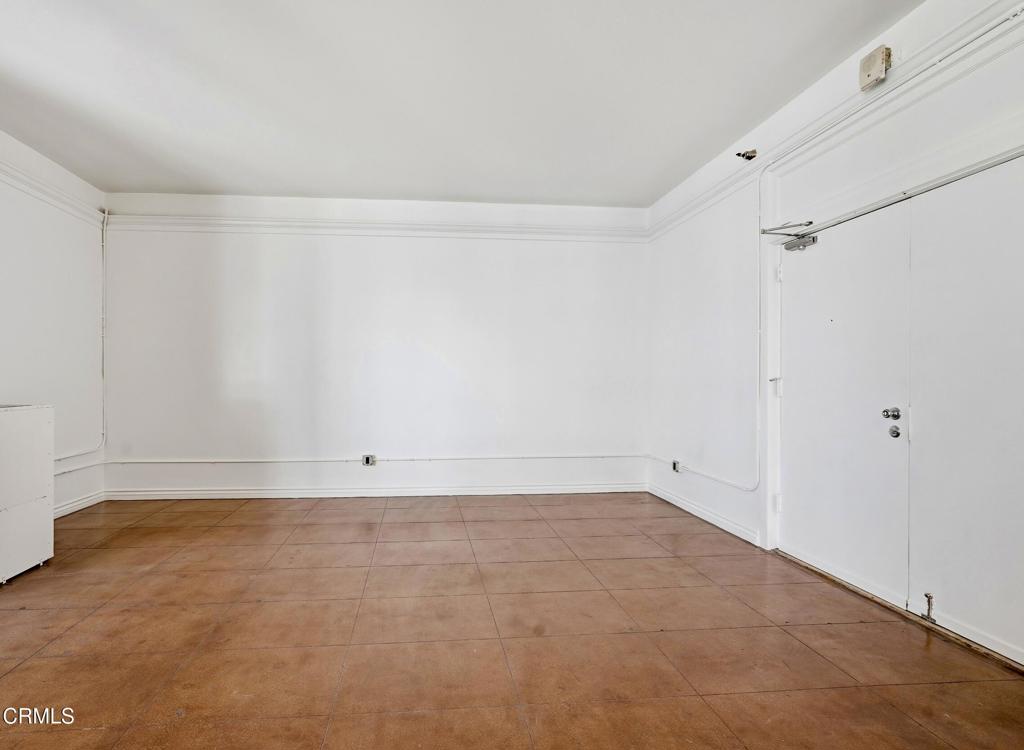 215 W 7th Street 1003 Property Photo 5