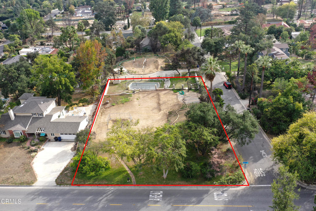 1808 E Altadena Drive Property Photo 1