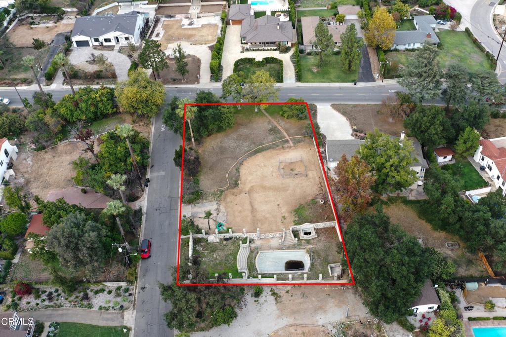 1808 E Altadena Drive Property Photo 3