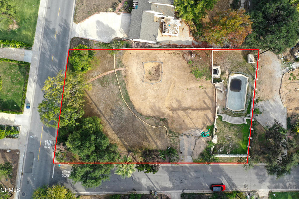 1808 E Altadena Drive Property Photo 4