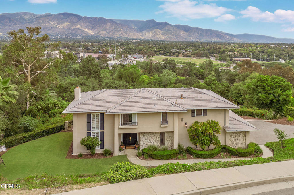 1095 Linda Glen Drive Property Photo 1