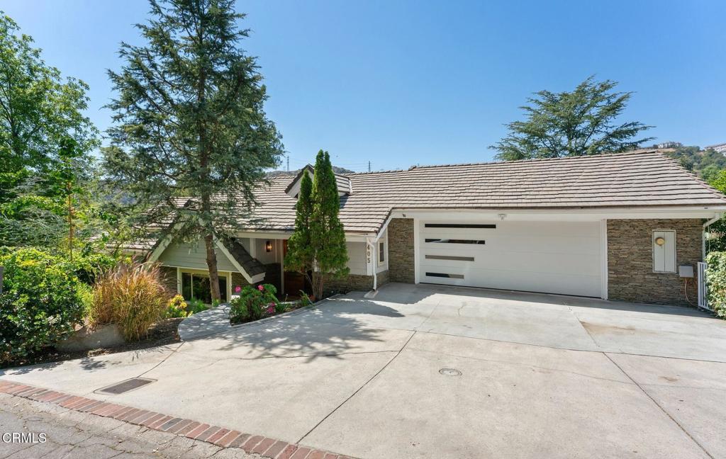 405 Woodcliffe Road Property Photo 1