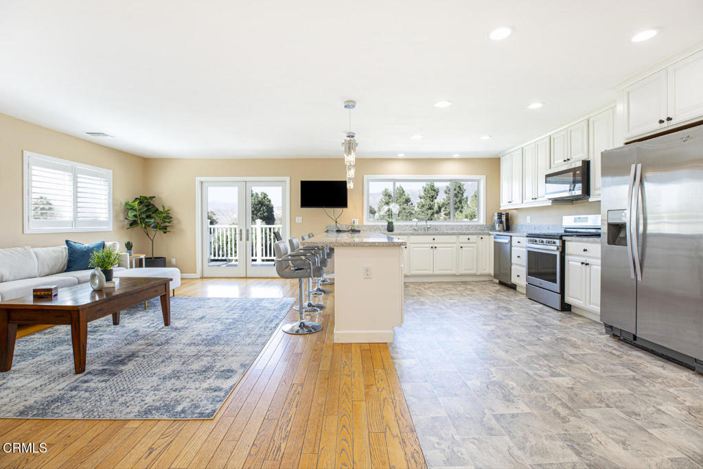 10272 Willow Springs Lane Property Photo 9