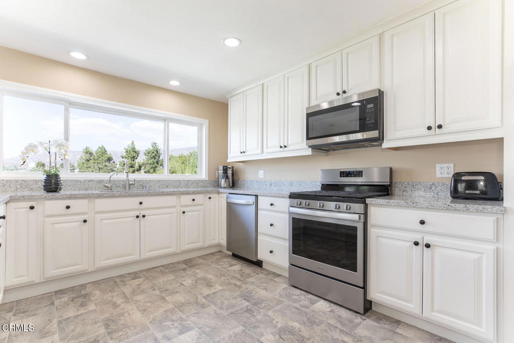 10272 Willow Springs Lane Property Photo 16