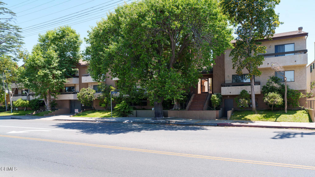 12330 Magnolia Boulevard 106 Property Photo 2
