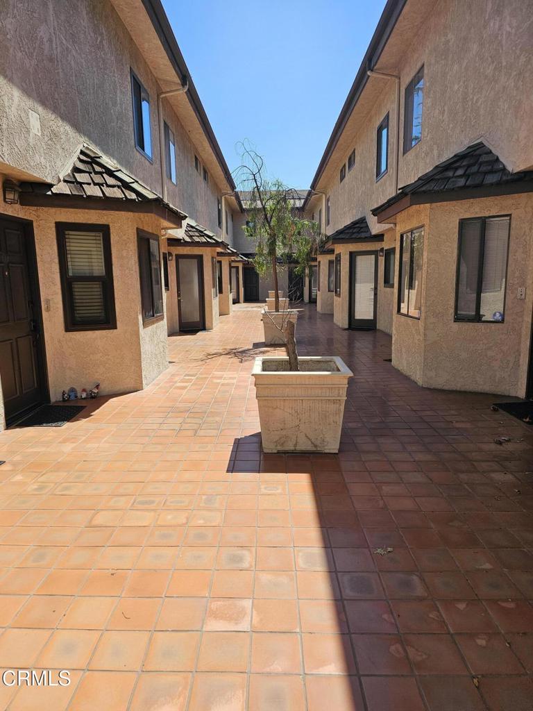12330 Magnolia Boulevard 106 Property Photo 5