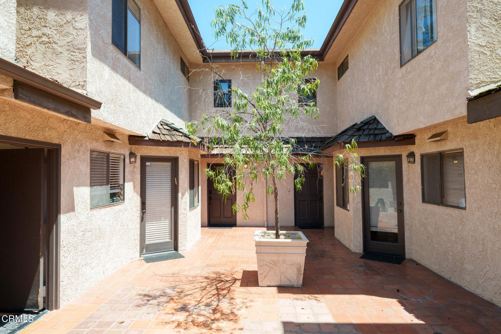 12330 Magnolia Boulevard 106 Property Photo 6