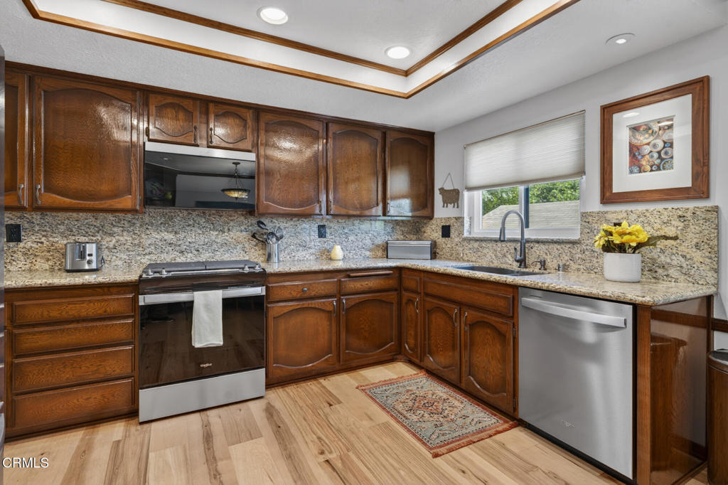 12330 Magnolia Boulevard 106 Property Photo 11