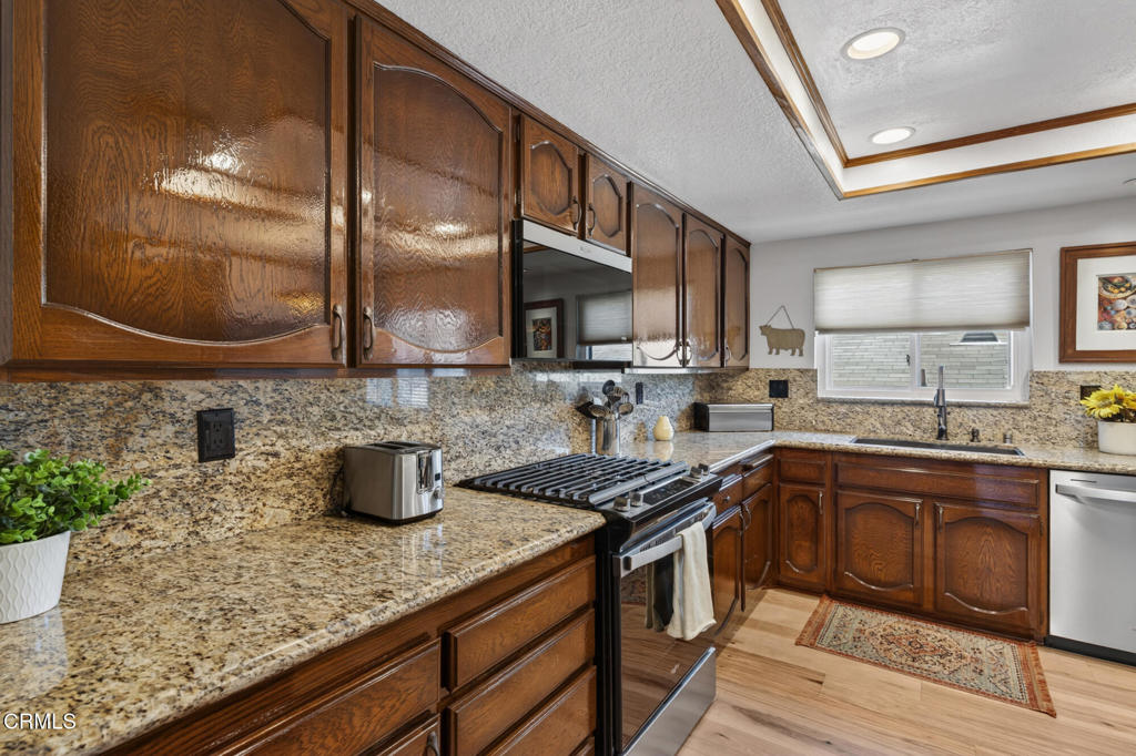 12330 Magnolia Boulevard 106 Property Photo 13