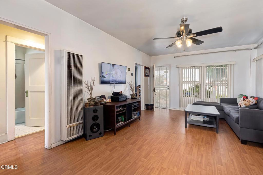 424 W Arbor Vitae Street Property Photo 6
