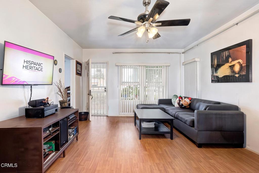 424 W Arbor Vitae Street Property Photo 8