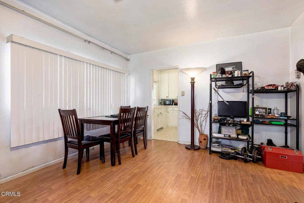 424 W Arbor Vitae Street Property Photo 10