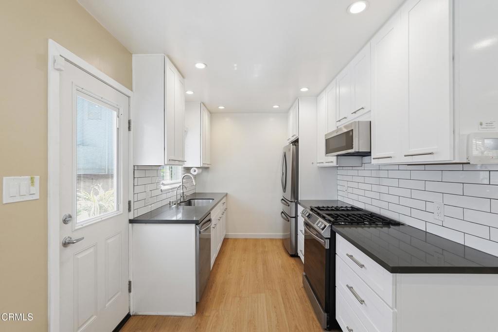5236 Bellingham Avenue Property Photo 10