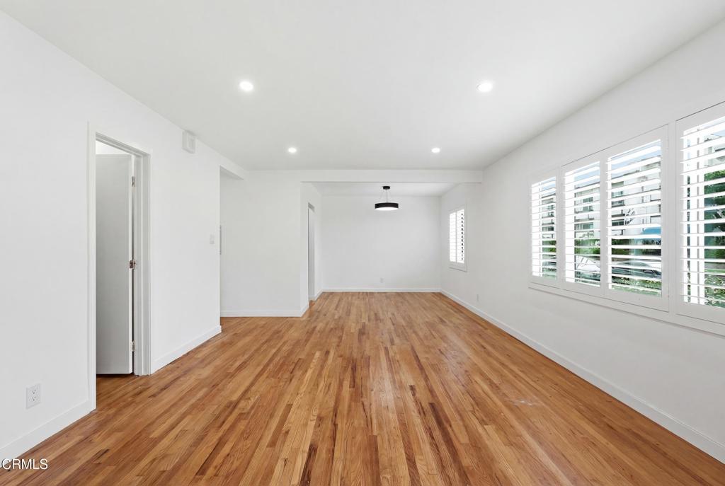 5270 Bellingham Avenue Property Photo 2