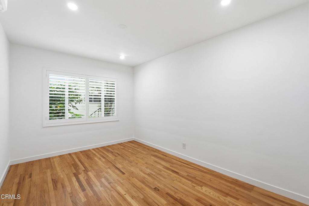 5270 Bellingham Avenue Property Photo 5