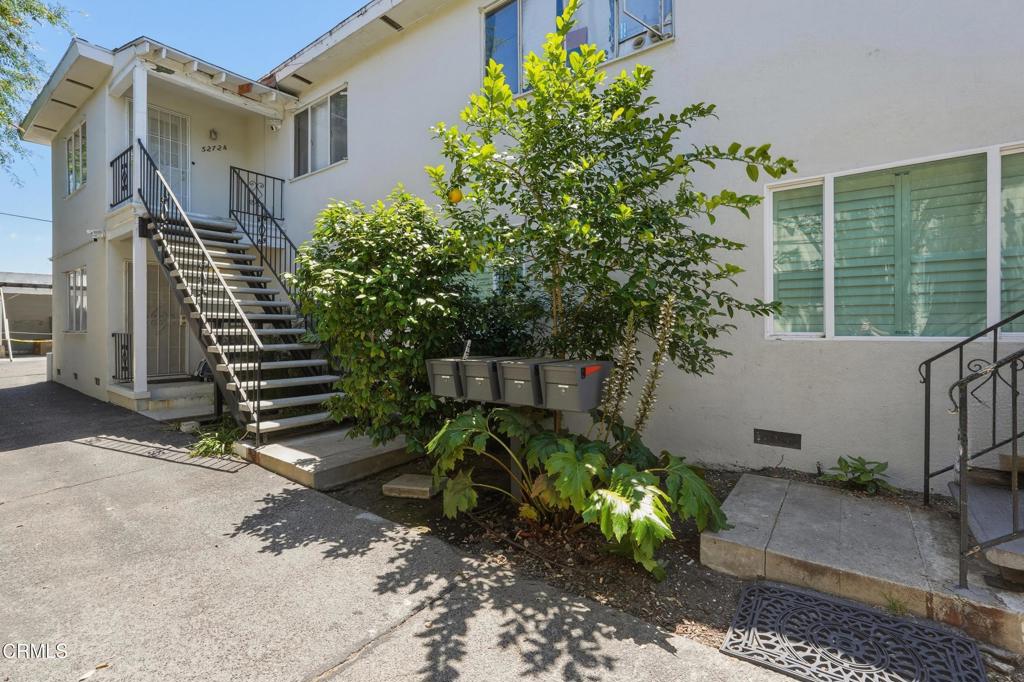 5270 Bellingham Avenue Property Photo 10
