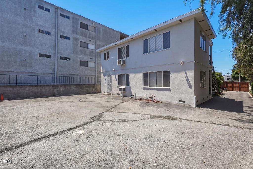 5270 Bellingham Avenue Property Photo 12
