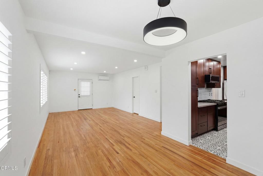 5270 Bellingham Avenue Property Photo 15