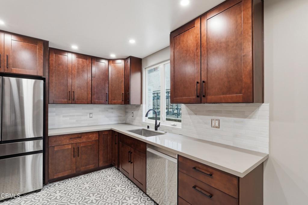 5270 Bellingham Avenue Property Photo 16