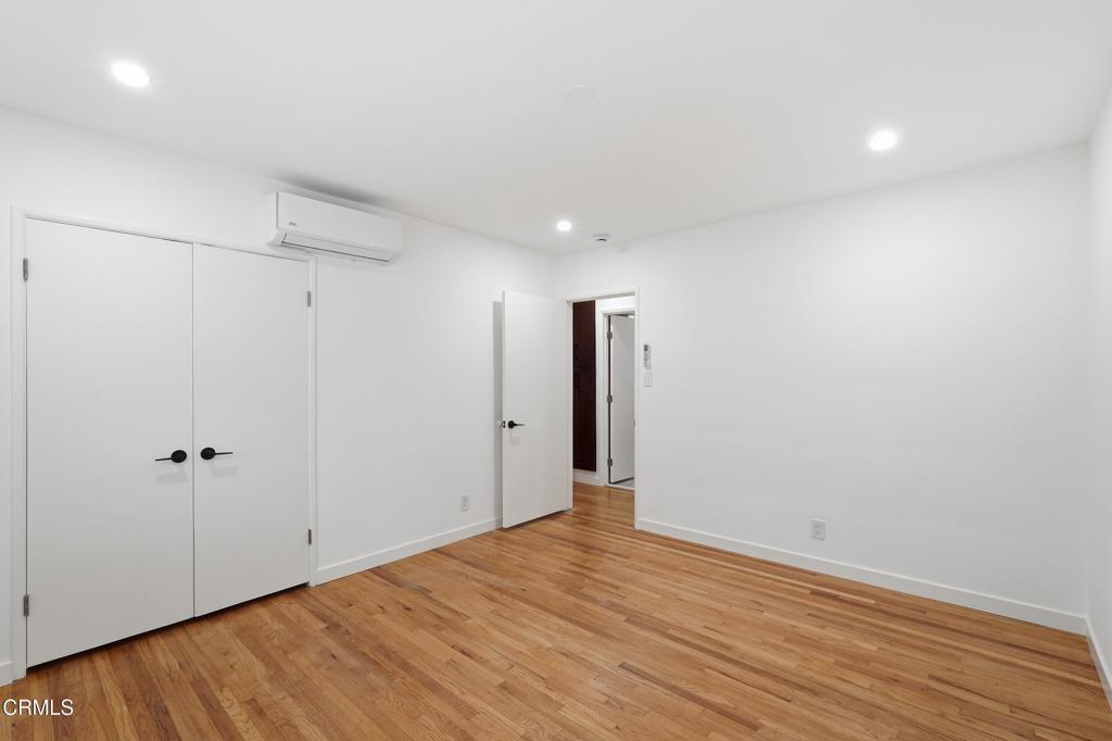5270 Bellingham Avenue Property Photo 21