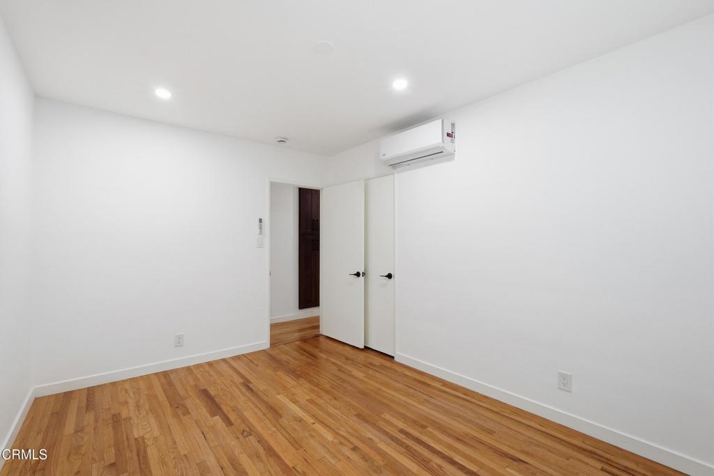 5270 Bellingham Avenue Property Photo 22