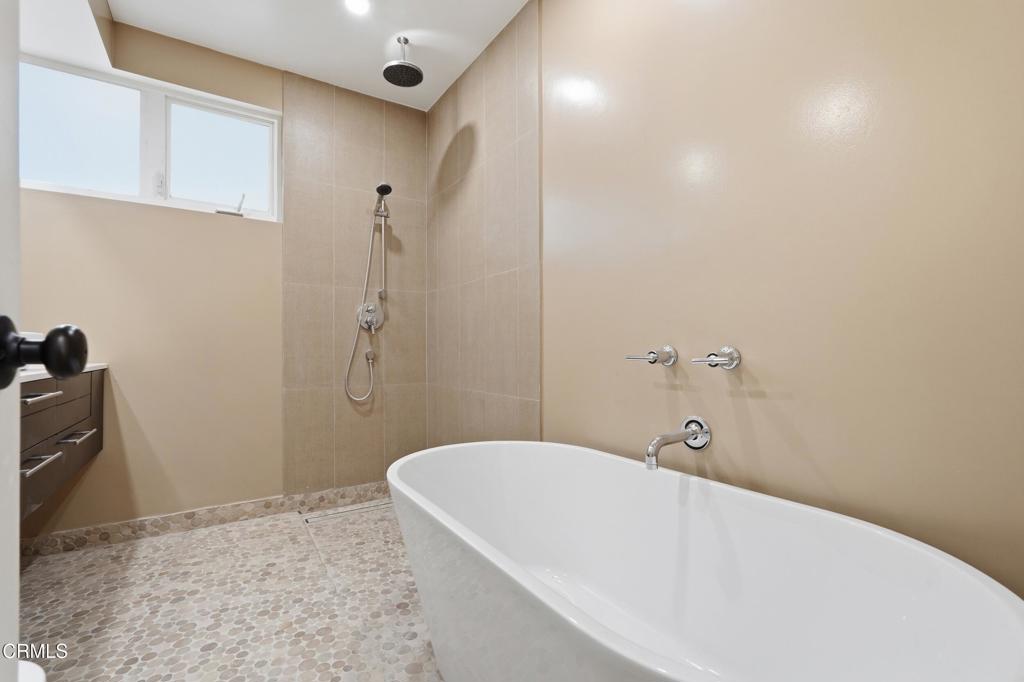 5270 Bellingham Avenue Property Photo 23