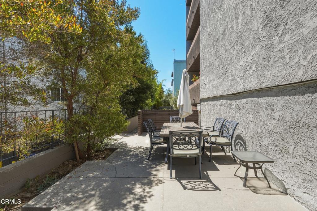 5260 Bellingham Avenue Property Photo 12