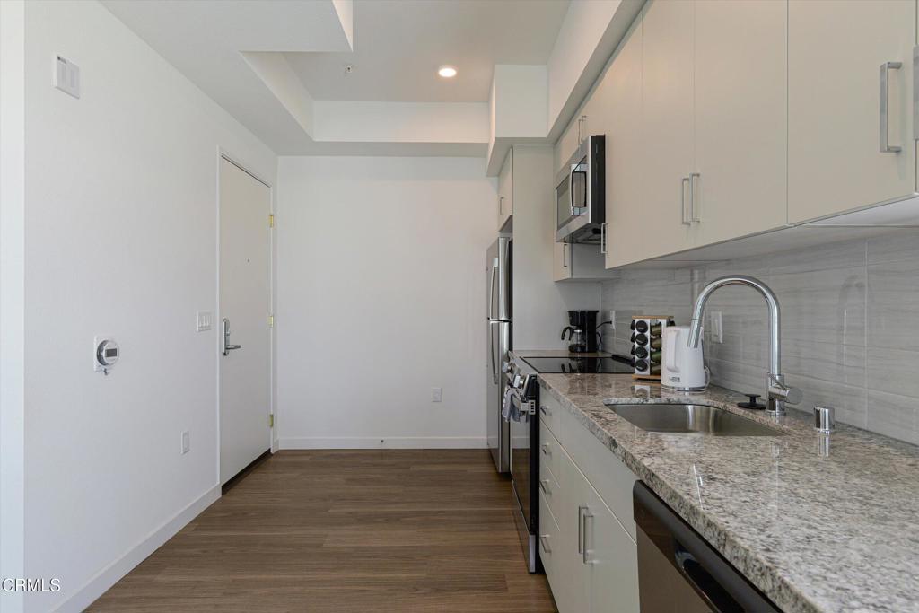 18900 Parthenia Street 207 Property Photo 3