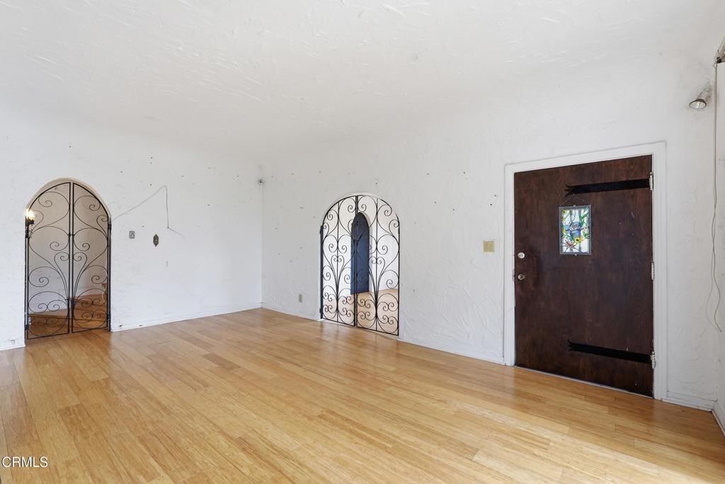 3911 De Longpre Avenue Property Photo 14