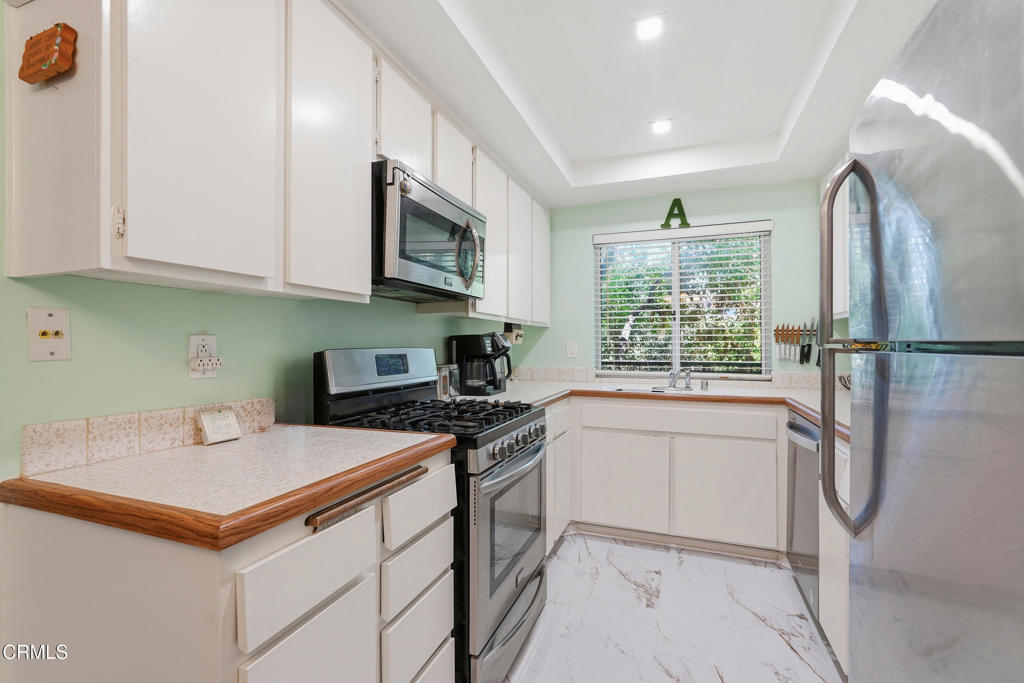 408 Burchett Street 3 Property Photo 6