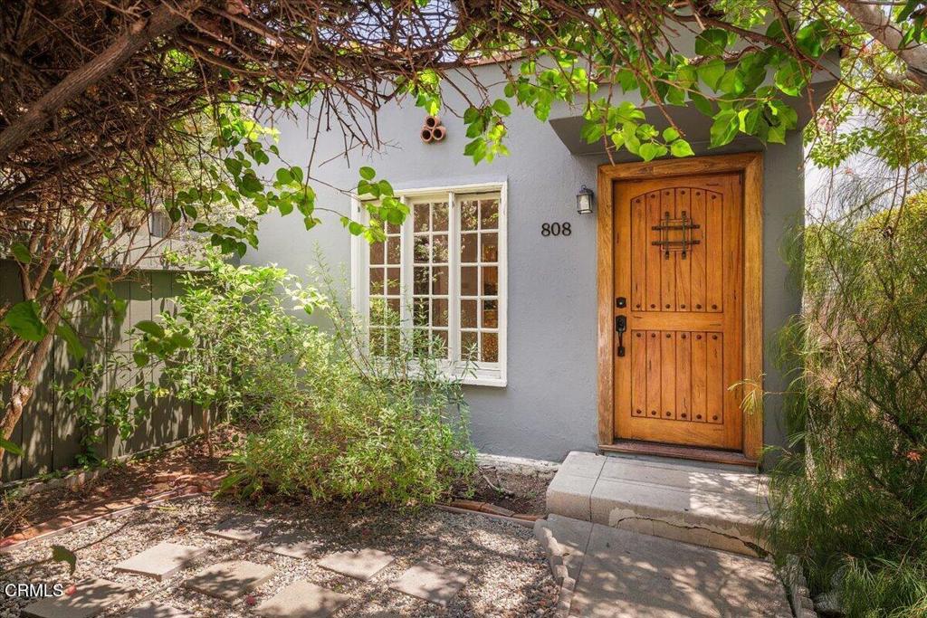 808 810 N Vendome Street Property Photo 2