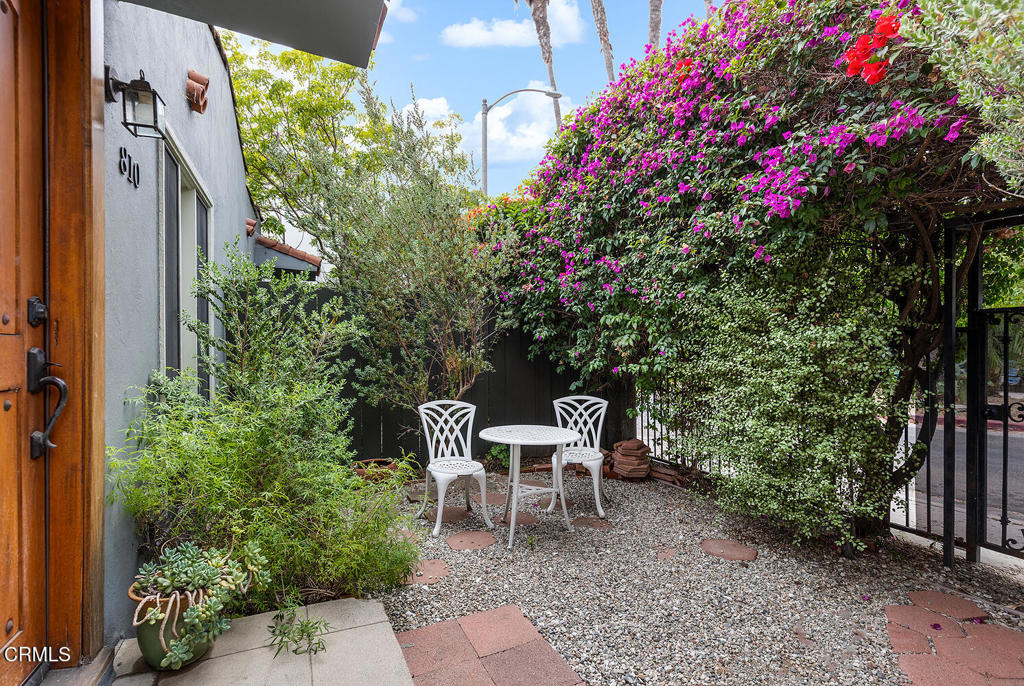 808 810 N Vendome Street Property Photo 4