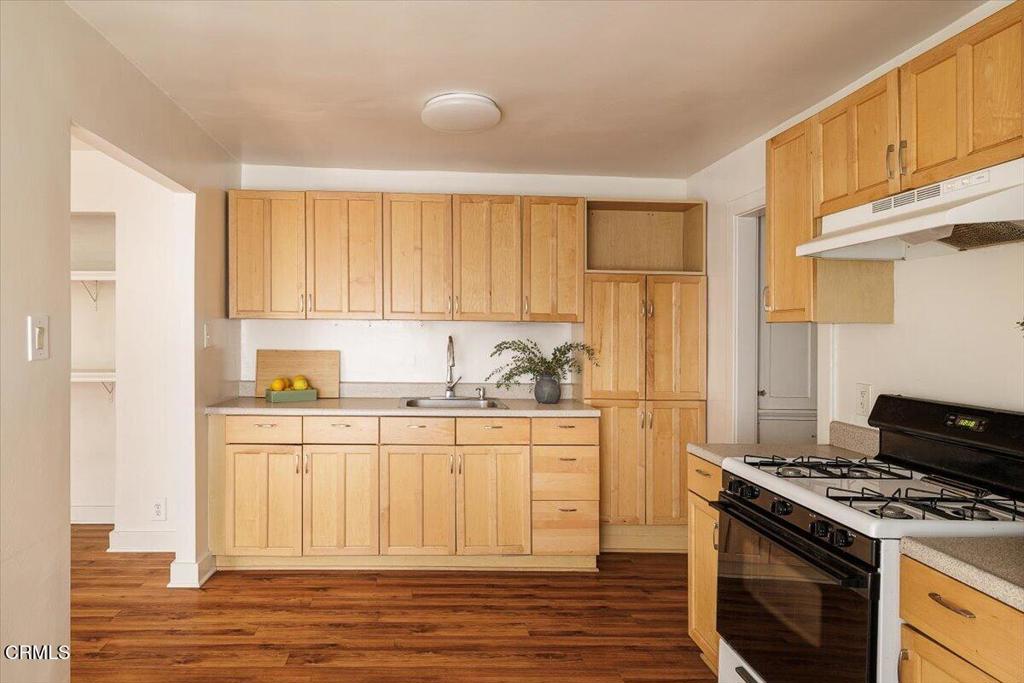 808 810 N Vendome Street Property Photo 9