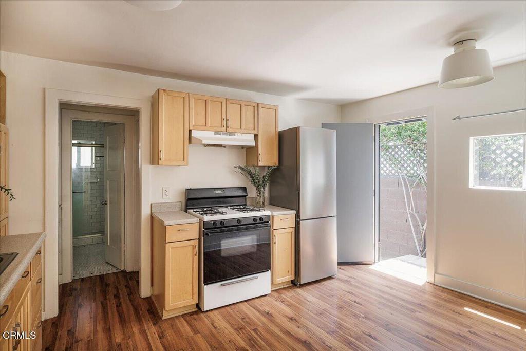 808 810 N Vendome Street Property Photo 11
