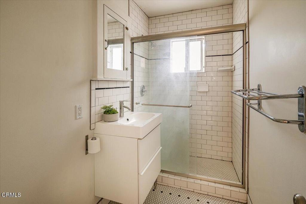 808 810 N Vendome Street Property Photo 12