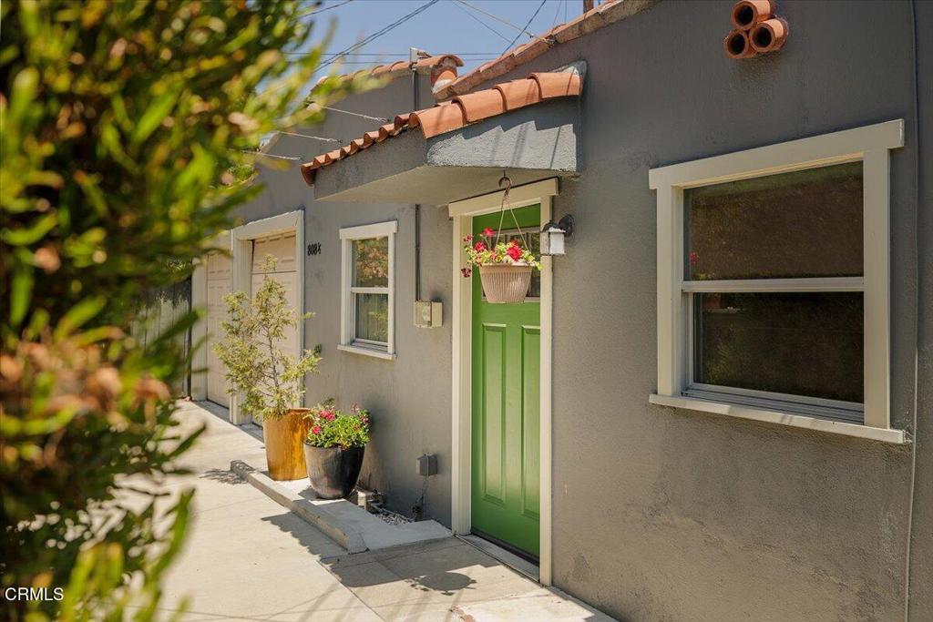 808 810 N Vendome Street Property Photo 16