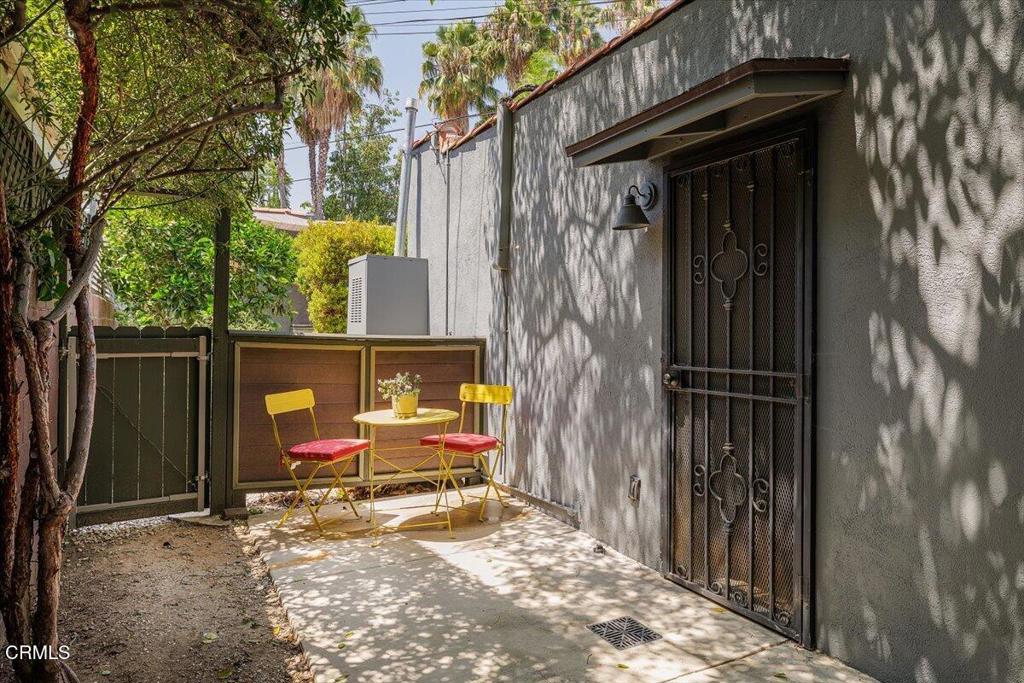 808 810 N Vendome Street Property Photo 23