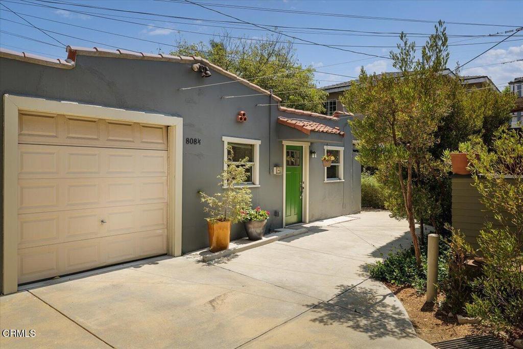 808 810 N Vendome Street Property Photo 24