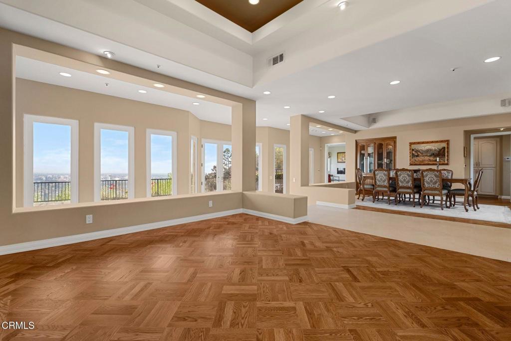 1401 Glen Oaks Boulevard Property Photo 8