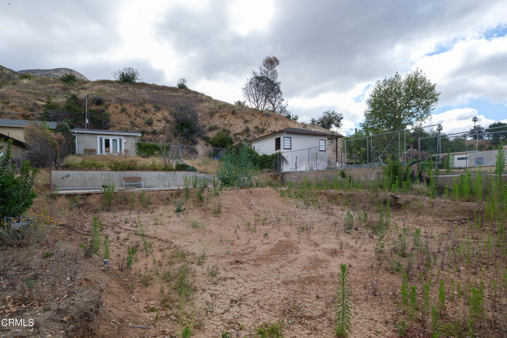 1205 E Loma Alta Drive Property Photo 9
