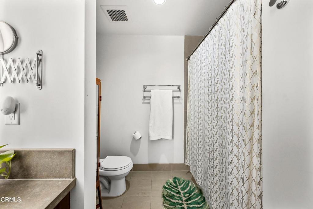 1100 S Hope Street 811 Property Photo 20