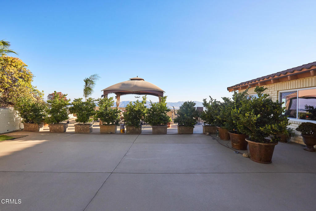 1234 E Tujunga Avenue Property Photo 4