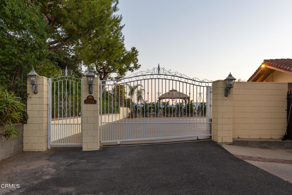 1234 E Tujunga Avenue Property Photo 62