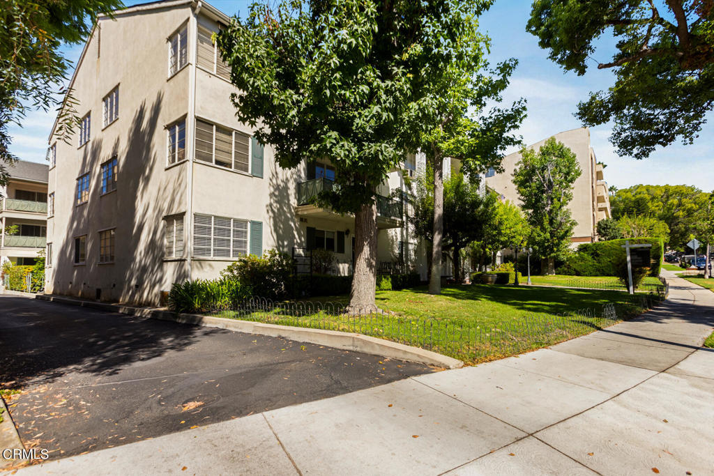 1233 N Columbus Avenue 3a Property Photo 33
