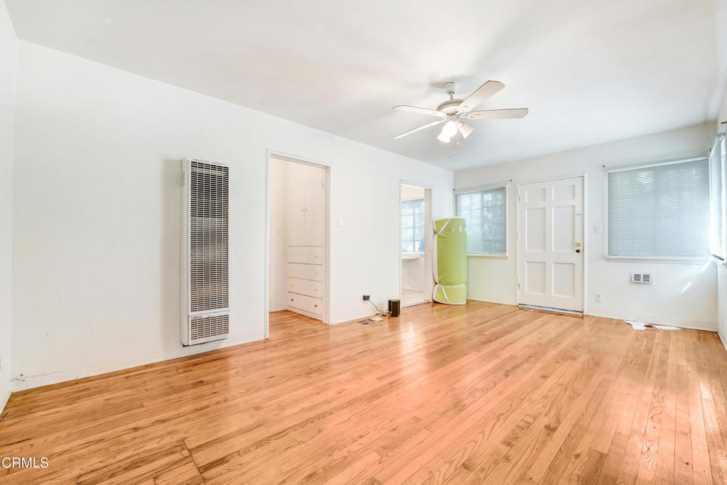 4824 Toland Way Property Photo 3